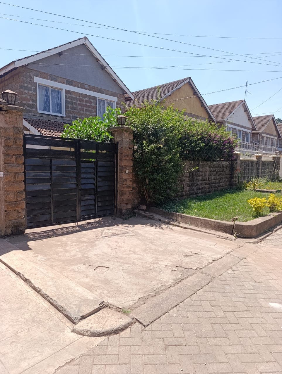 Elegant 4-Bedroom Family Home with DSQ for Rent in Jambo Estate, Lang’ata